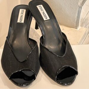 Steve Madden Size 9 Rowe Peep toe heeled Sandal Black